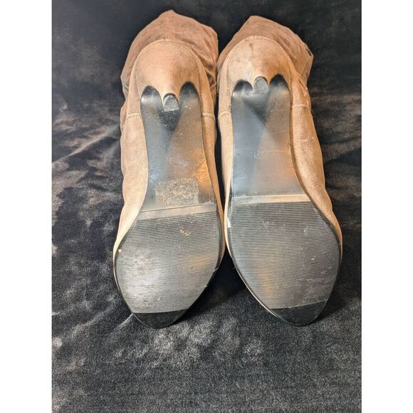 Wet Seal suede boots. Size 7.5 - Picture 5 of 13